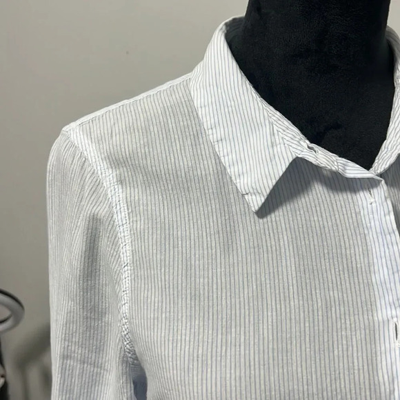 Vero MODA Women’s Light Blue with Stripes Cotton Button Down Shirt size Large - Picture 2 of 9